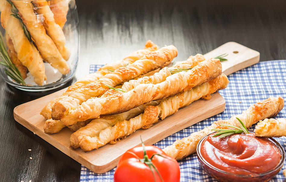 Knusperstangen aus Blätterteig - Leckerer Snack für Zwischendurch