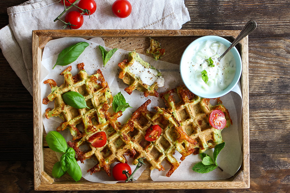 Gemüsewaffeln mit Kräuterdip