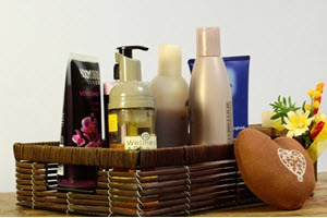 Handtücher und Bademäntel, Shampoo und Hausschuhe – gute Hotels lassen sich etwas einfallen, damit die Gäste sich bei ihnen wohlfühlen.