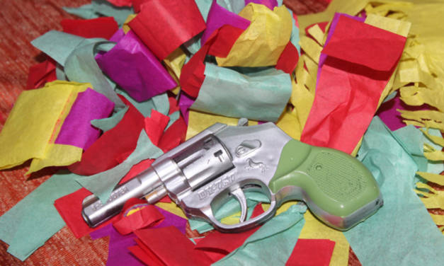 Spielzeugwaffen für Kinder – was sollten Eltern beachten?