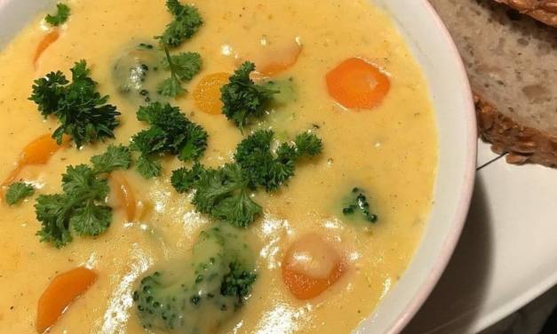 Brokkoli Cheddar Suppe