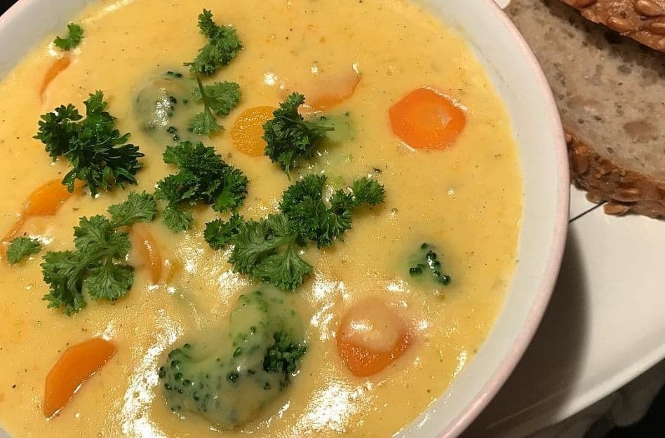 Brokkoli Cheddar Suppe