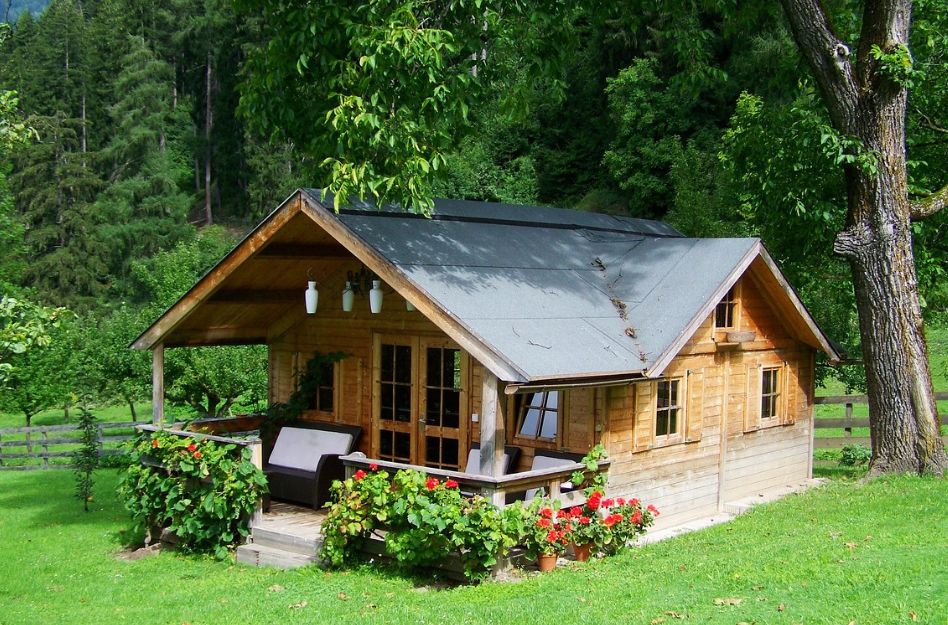 Gartenhaus-Makeover: Vom bescheidenen Schuppen zur verzaubernden Gartenoase